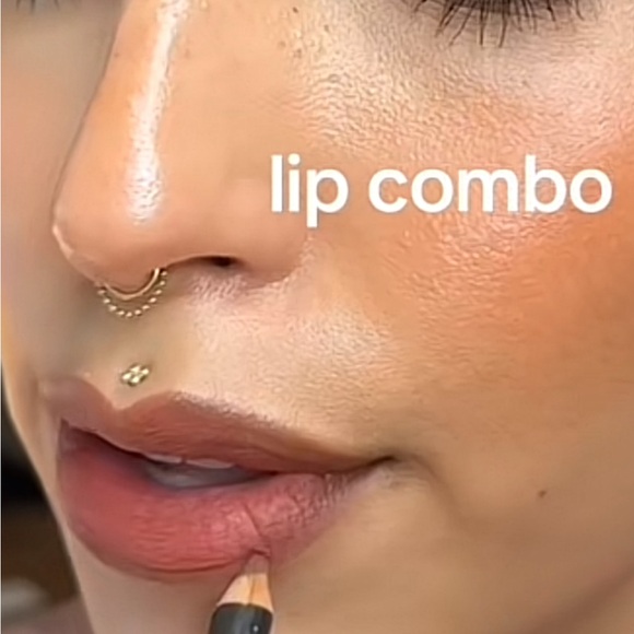 ‼️ LAST ONE 💕 CHICORY a MAC LIP PENCIL $25. **NEW IN BOX. - Picture 3 of 8